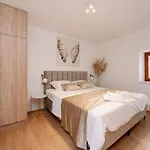 Spalato Apartman アパート スプリト