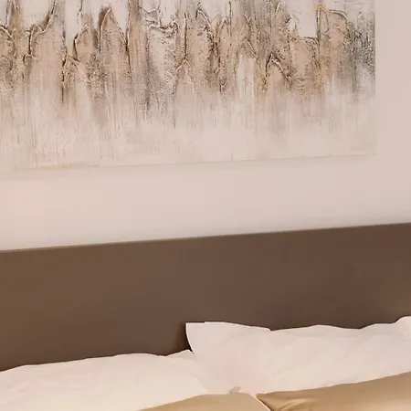 Luxury Centre & Apartment