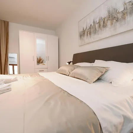 Apartment Spalato Apartman *