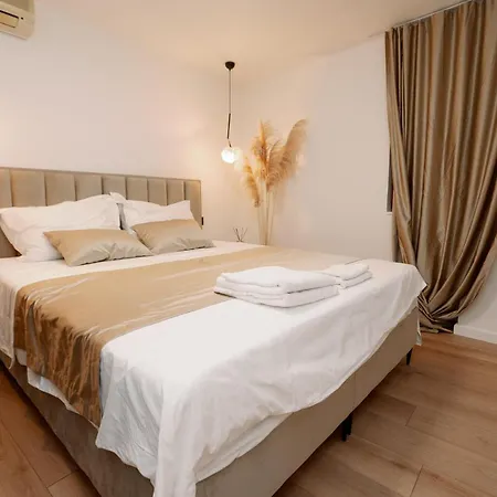Apartment Luxury Centre &