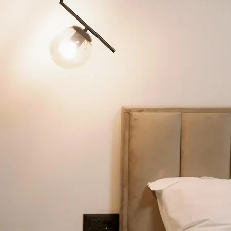 Luxury Centre & Apartment